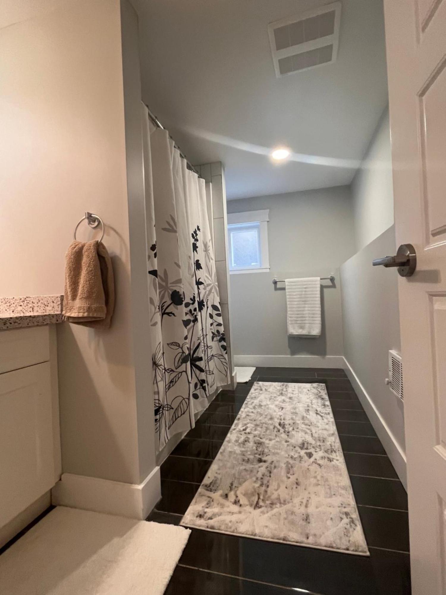 2 Bedroom Suite With Full Kitchen Revelstoke Luaran gambar