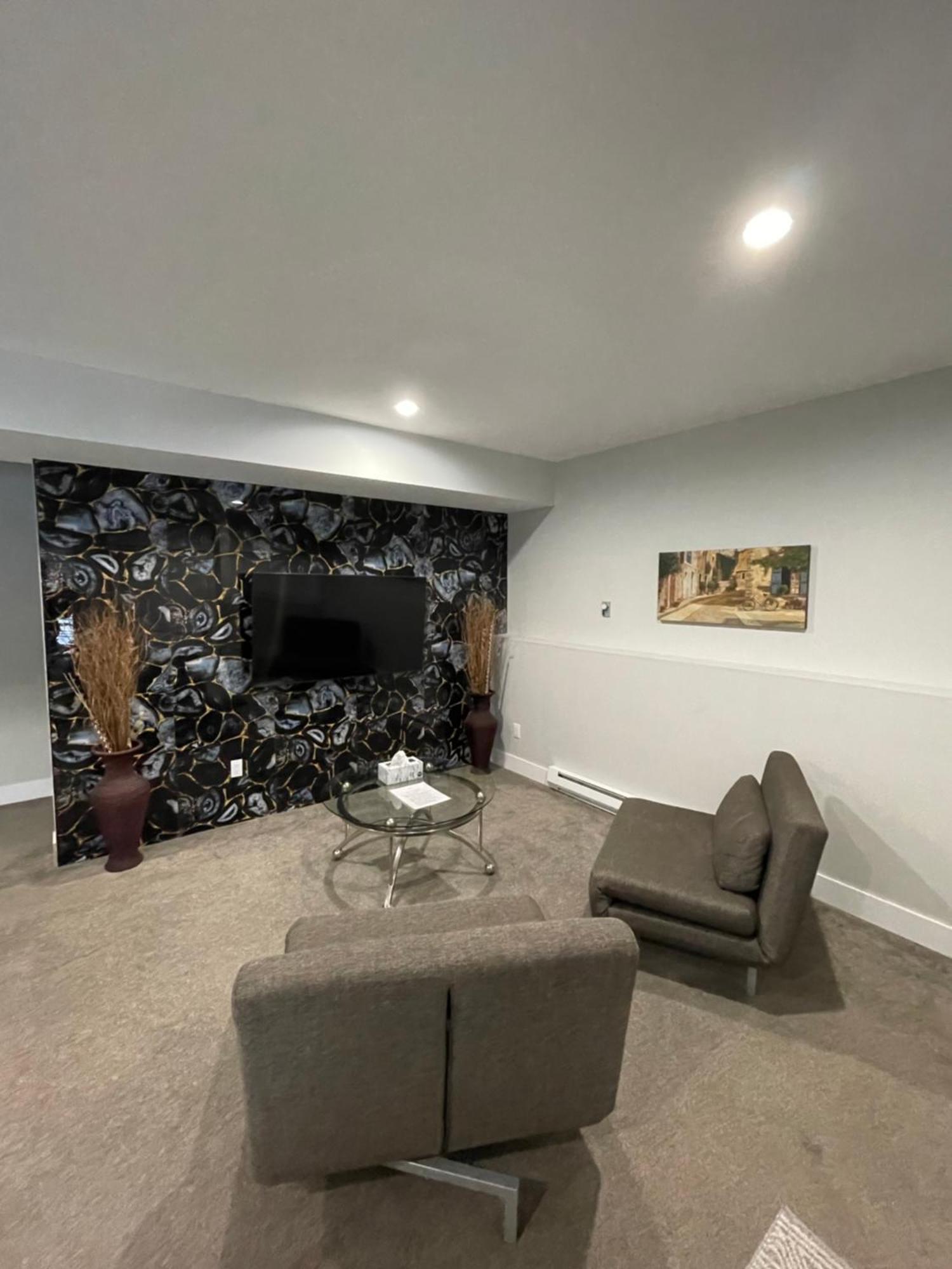 2 Bedroom Suite With Full Kitchen Revelstoke Luaran gambar