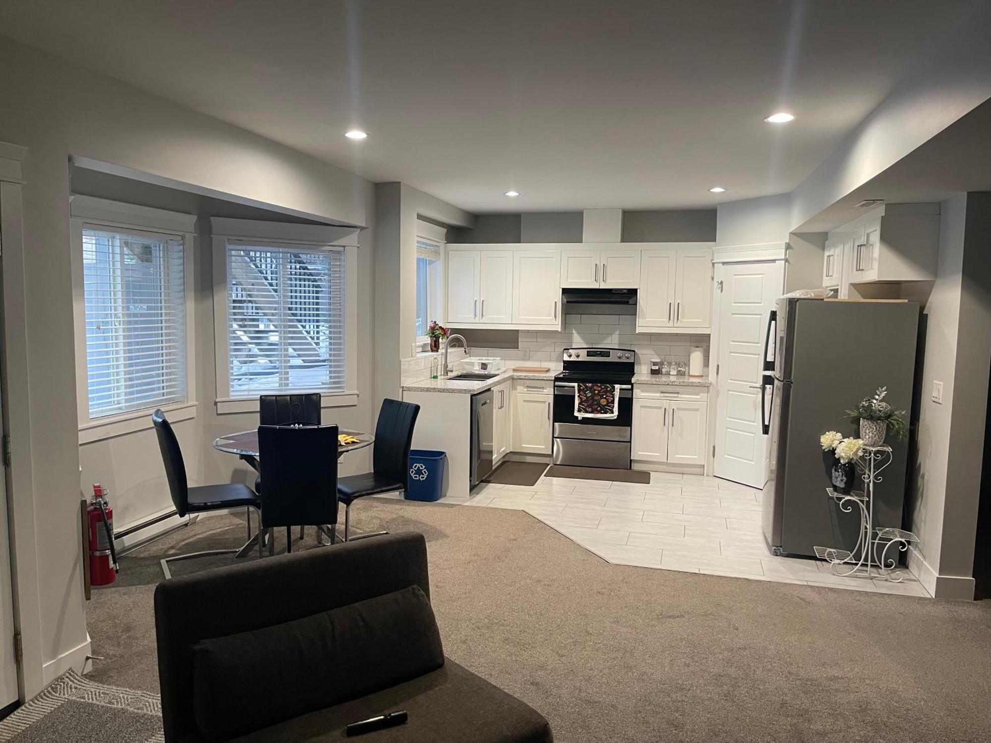 2 Bedroom Suite With Full Kitchen Revelstoke Luaran gambar